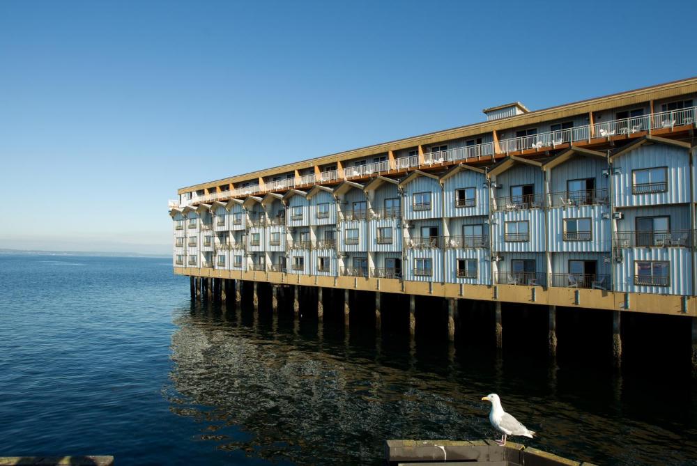 Superior Waterfront King interior